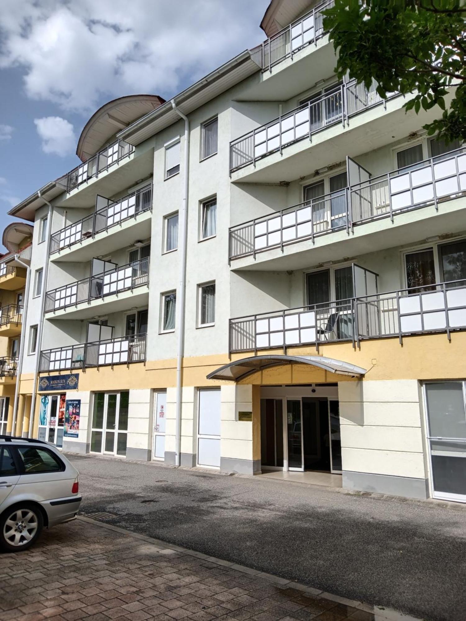 ザラカロシュViola Wellness Apartmanアパートメント エクステリア 写真